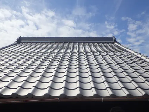 瓦屋根を扱う業者に持っておいてほしい資格一覧