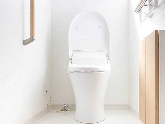 素材別のトイレ内装リフォーム費用相場