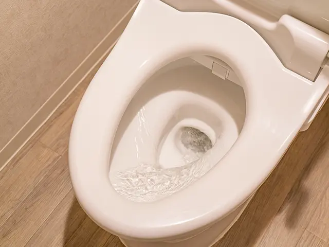 トイレ床材・壁材のDIYはどこまで可能?プロに頼む判断基準